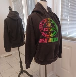 4/$80 Black Six Flags Hoodie - Size Medium